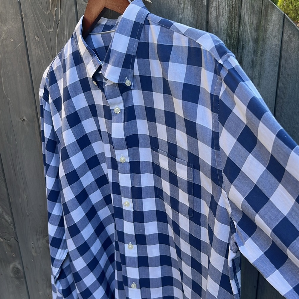 Peter Millar relaxed comfortable button-down shirt made from 100% cotton!